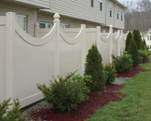 Custom Vinyl Fencing 21 (1)